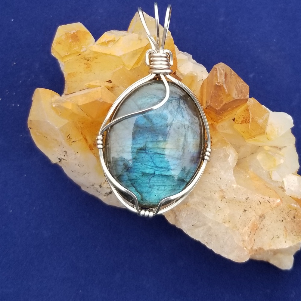 Labradorite pendant